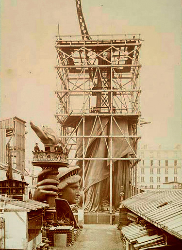 Assemblage-of-the-Statue-of-Liberty-in-Paris
